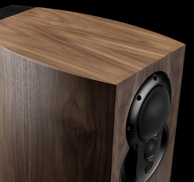 Linn Akubarik Exakt Loudspeaker close-up of the side, top and front