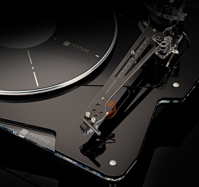 Vertere DG-1 Dynamic Groove Record Player close-up