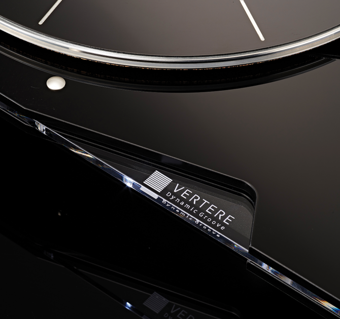 Vertere DG-1 Dynamic Groove Record Player close-up