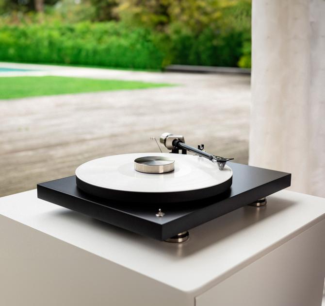 Project Debut PRO Turntable