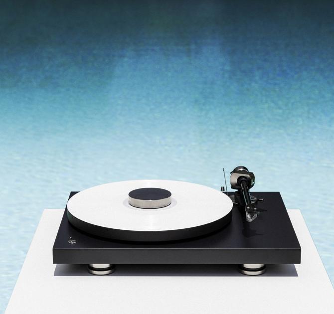 Project Debut PRO Turntable
