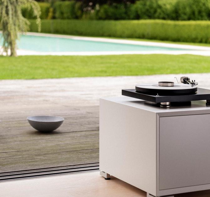 Project Debut PRO Turntable