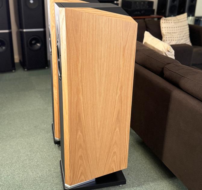 Ex-Demo Kudos Titan 707 - Oak