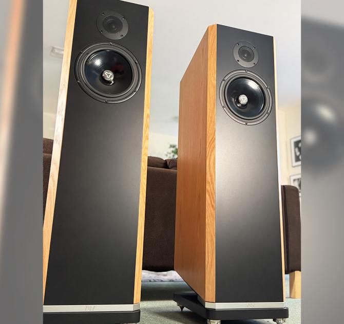 Ex-Demo Kudos Titan 707 - Oak