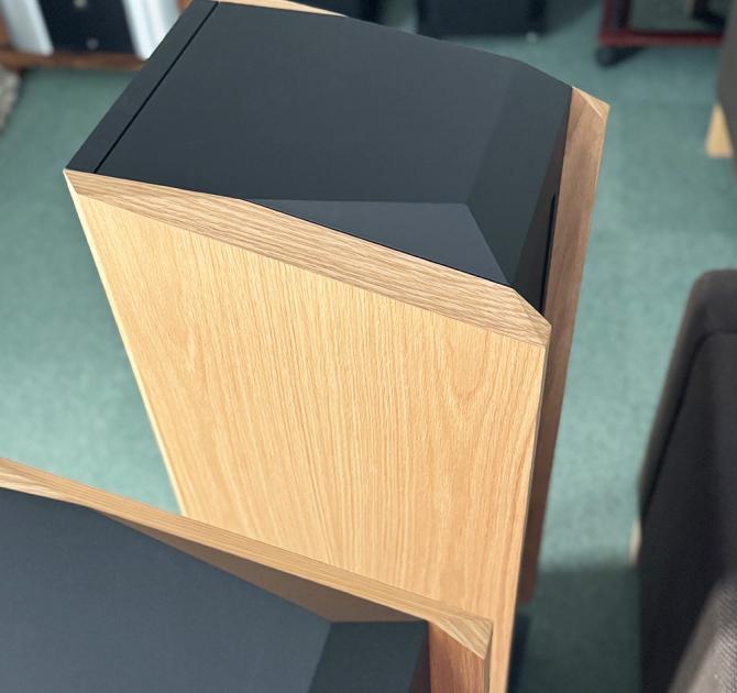 Ex-Demo Kudos Titan 707 - Oak