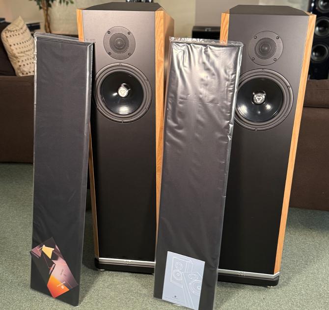 Ex-Demo Kudos Titan 707 - Oak