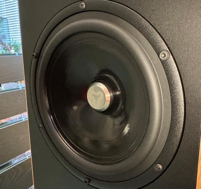 Ex-Demo Kudos Titan 707 - Oak