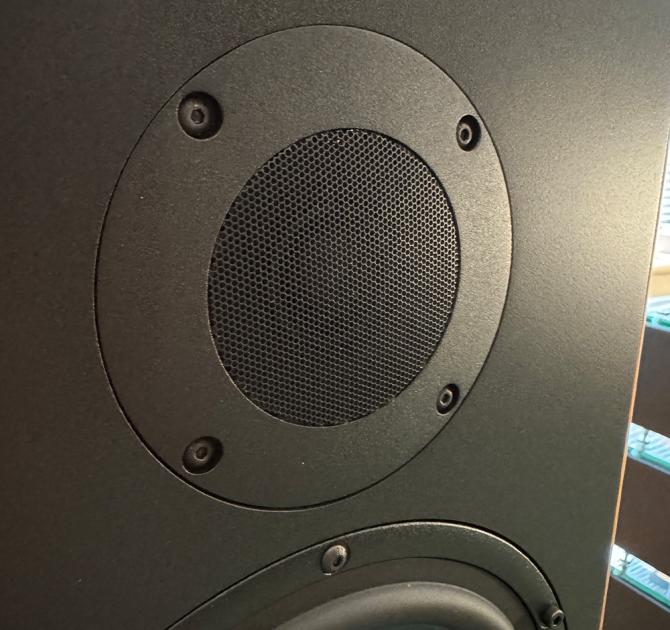 Ex-Demo Kudos Titan 707 - Oak
