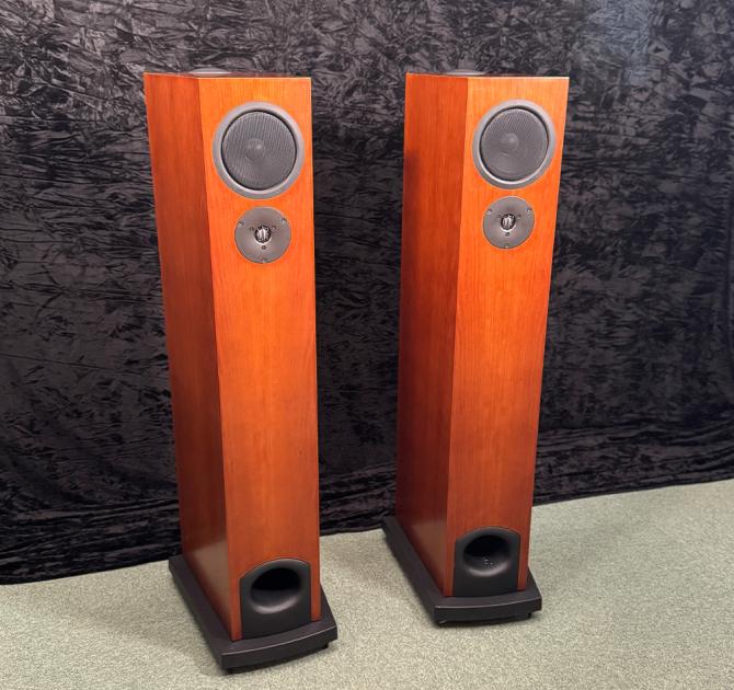 Linn AV5140 - Cherry Loudspeakers