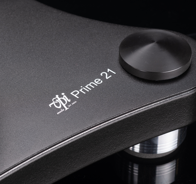 VPI Prime 21 Plus Turntable.  Close-up of the vpi logo and the name of the turntable.