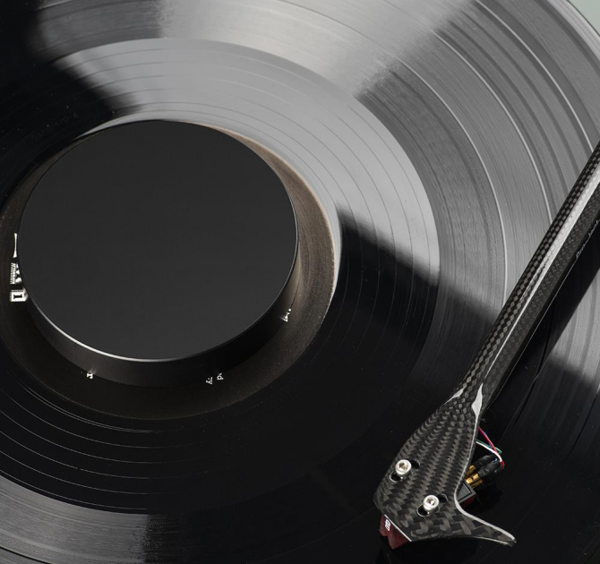 Project Record Puck E on a record in black