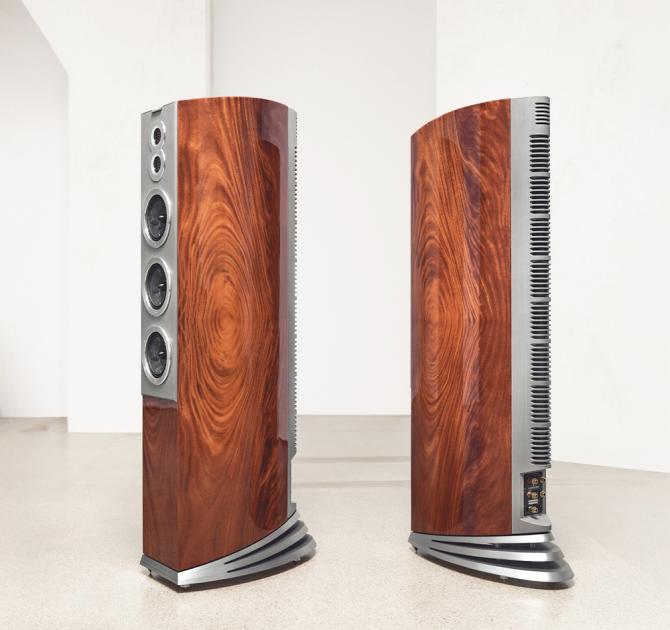 A pair of Audiovector R10 Arreté Loudspeakers - one viewed from the front and one from the side