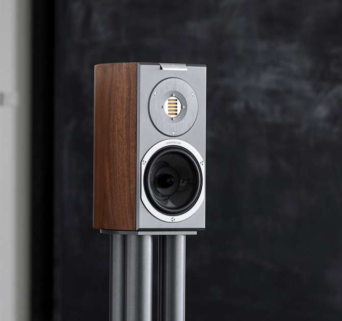 Audiovector R1 Arreté 