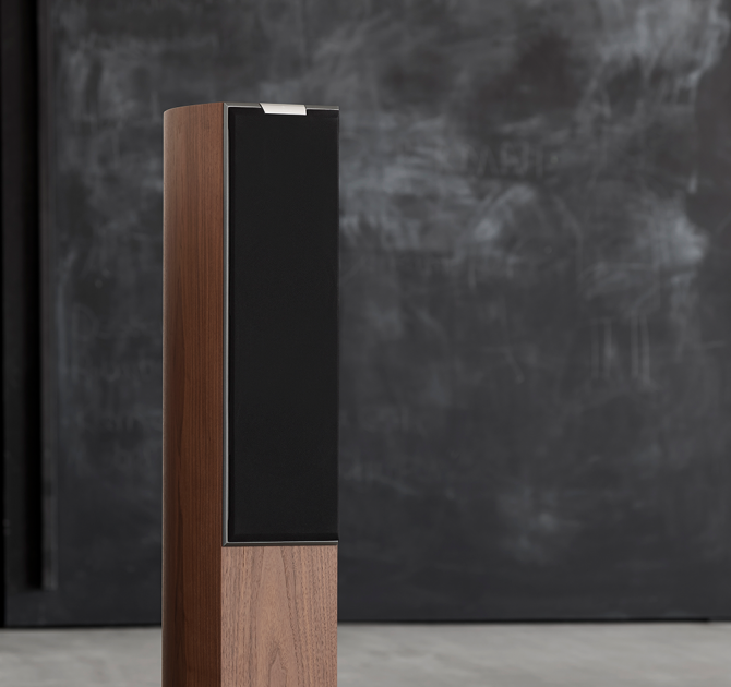 Audiovector R3 Arreté with grille on