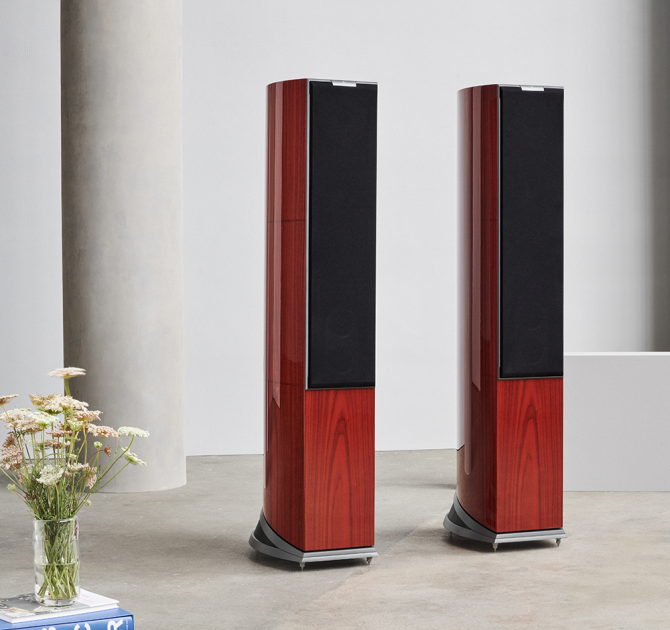 Audiovector R6 Signature pair with grille
