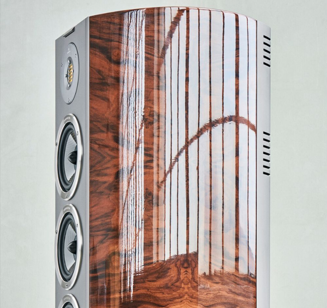 Audiovector R8 Arreté Loudspeaker top close-up