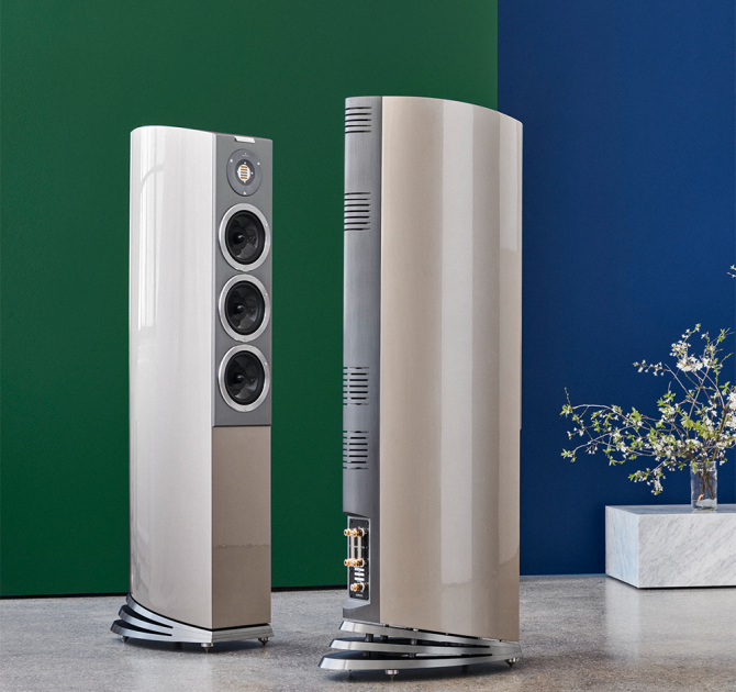 Audiovector R8 Arreté Loudspeaker in cream