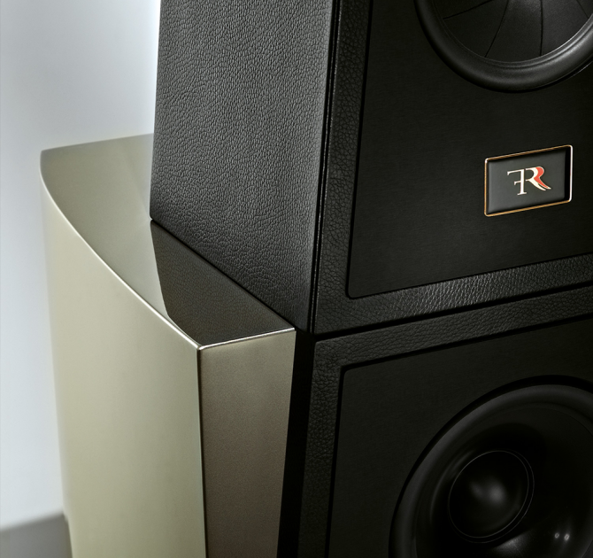 Rosso Fiorentino Siena 2 Loudspeaker close-up