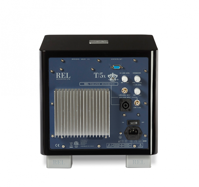 REL T/5x Sub-woofer in black, rear view