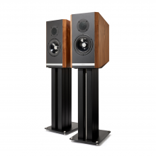 A pair of Kudos Titan 505s with grills off on stands