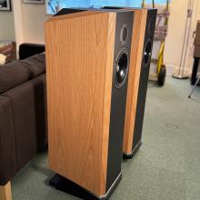 Ex-Demo Kudos Titan 707 - Oak