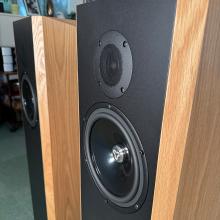 Ex-Demo Kudos Titan 707 - Oak