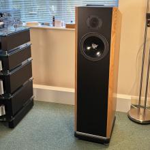 Ex-Demo Kudos Titan 707 - Oak