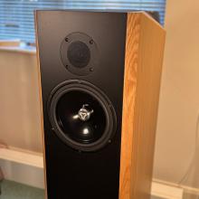 Ex-Demo Kudos Titan 707 - Oak