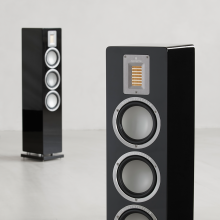 Audiovector QR5 pair in black.