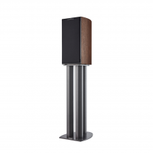 Audiovector R1 Avantgarde in italian walnut with grille on