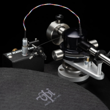 VPI Scout 21 Turntable close-up on the tonearm connection
