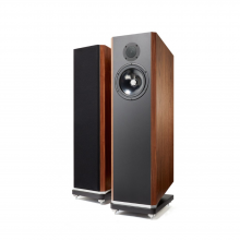 Kudos Titan 707 Speakers in Walnut